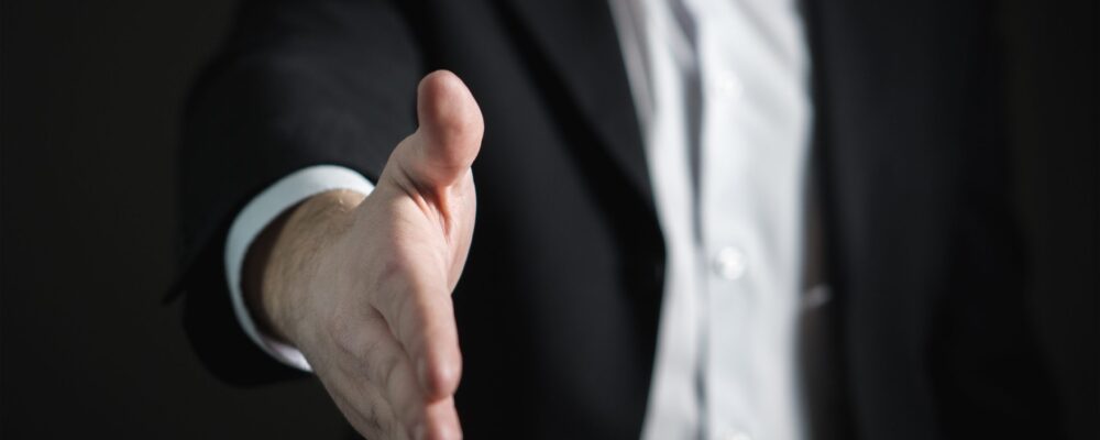 hand-man-suit-photography-finger-giving-1187331-pxhere.com_