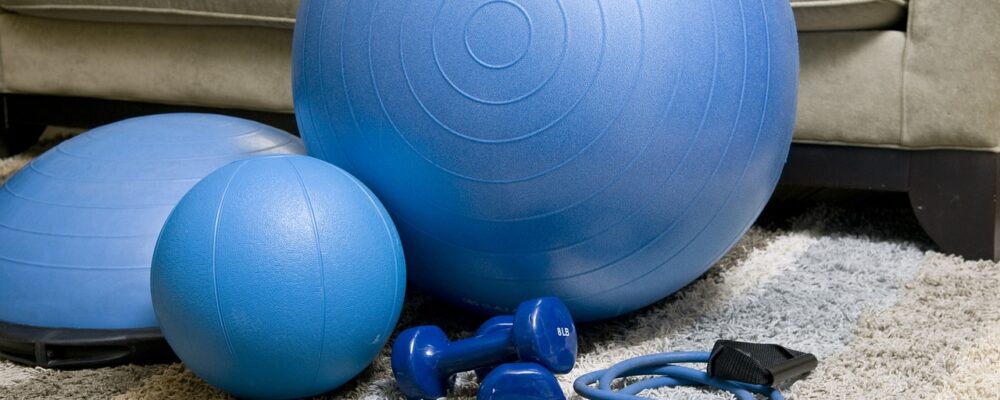 home-fitness-equipment-1840858_1280